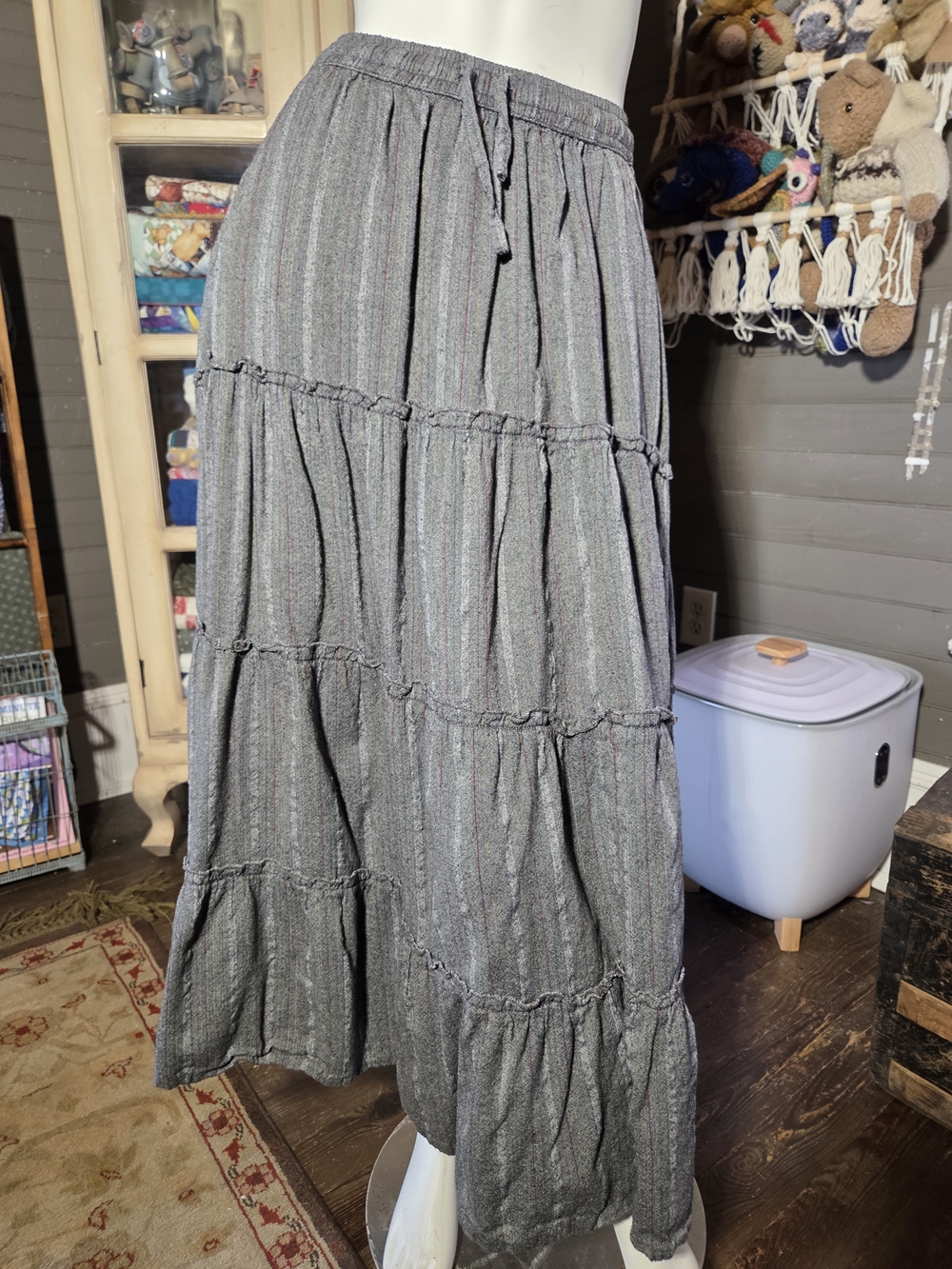 Elastic-Waist Tiered Maxi Skirt in Charcoal Gray